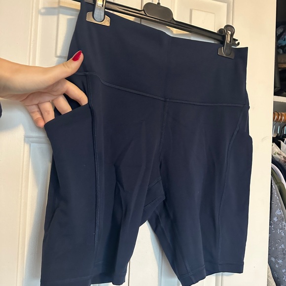 True navy biker short lululemon - Picture 5 of 7